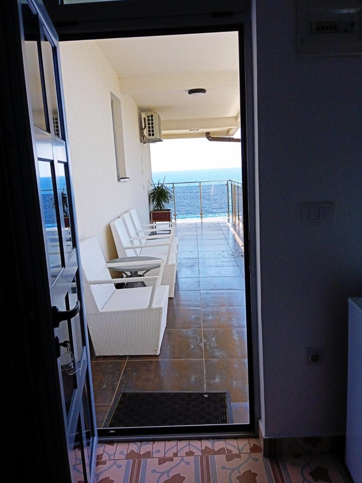 Sunset View Apartments Bar Kamer foto