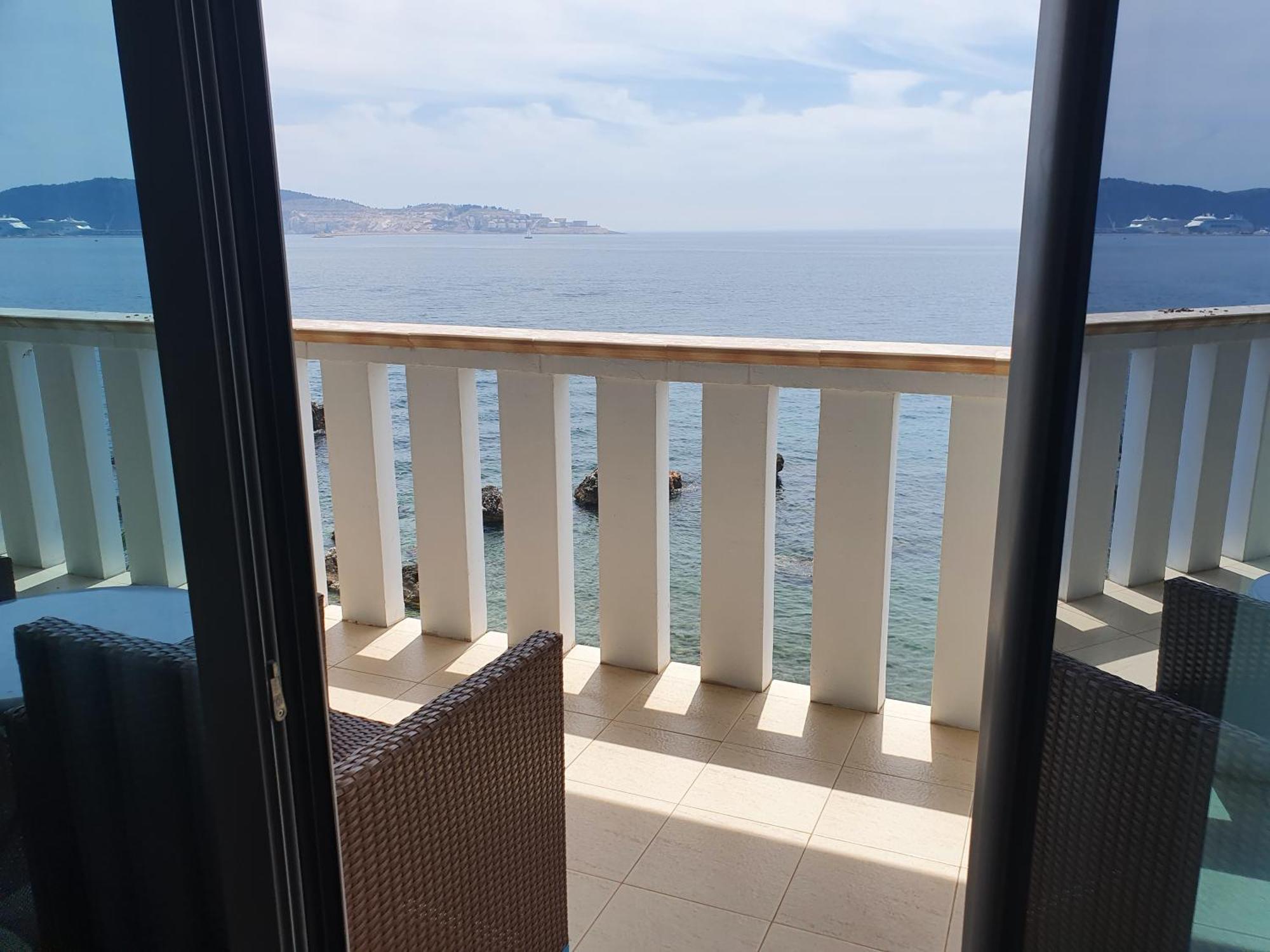 Sunset View Apartments Bar Kamer foto